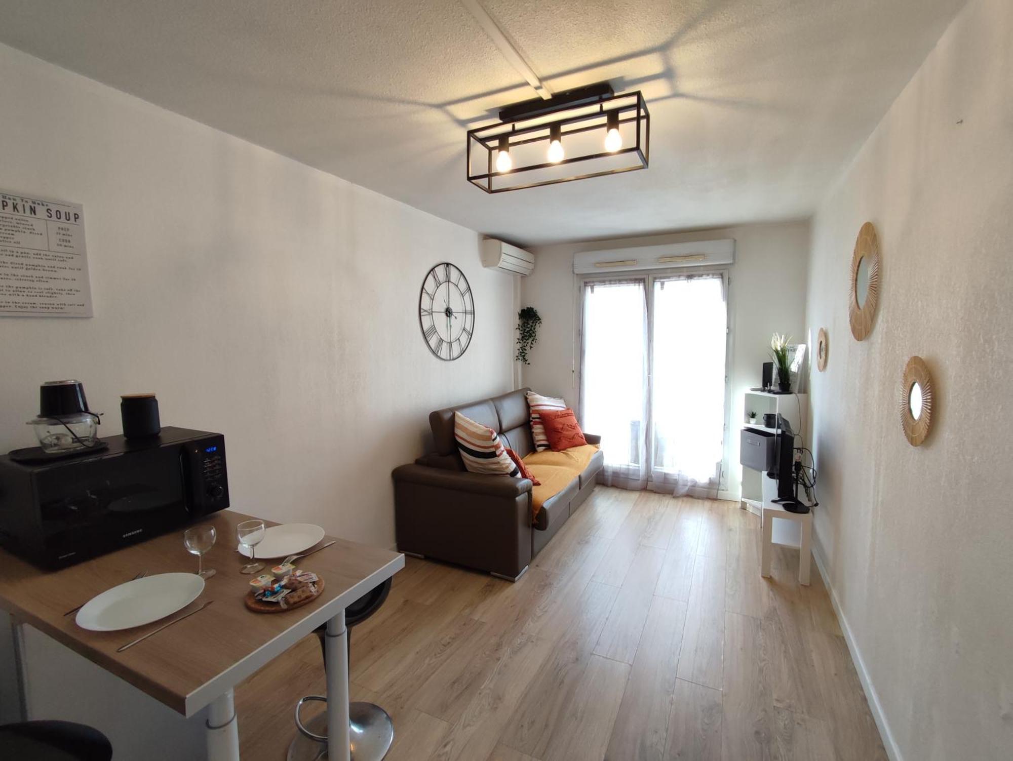 Appartement Climatise Tout Equipe A 6Min De La Gare St Charles Marseille Bagian luar foto