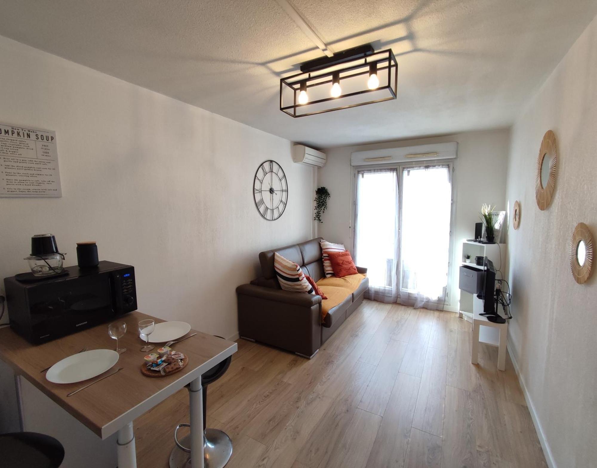 Appartement Climatise Tout Equipe A 6Min De La Gare St Charles Marseille Bagian luar foto